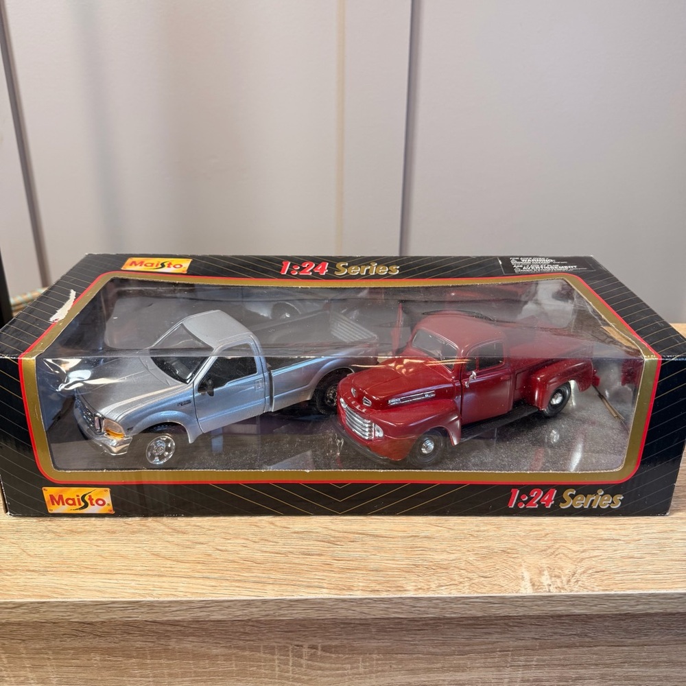 Vintage Maisto Dynamic Duo Ford Mighty Motors 1948 F150 1999 F350 New In Box 8”